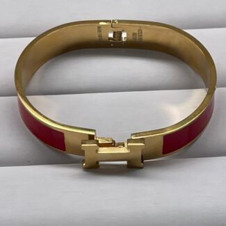 Rouge Élégance Enamel Bangle